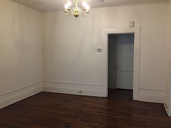 4th image of 1402 Williams St