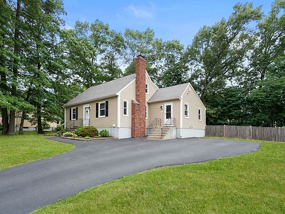 3rd image of 9 Laurel Ln