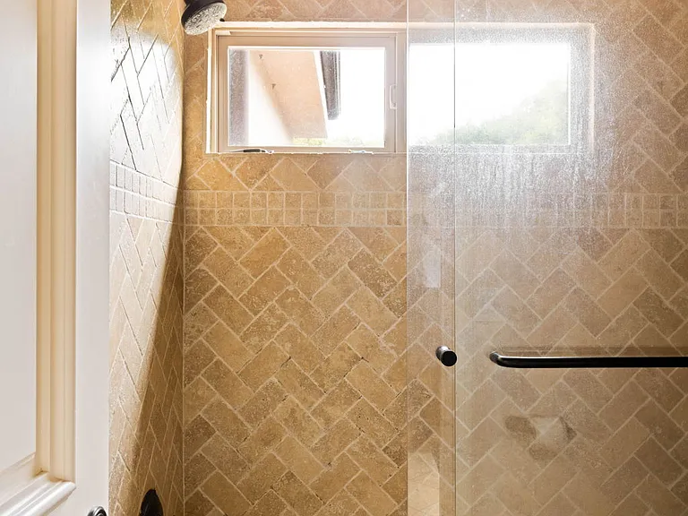 4820 Valjean Ave — Photo 19