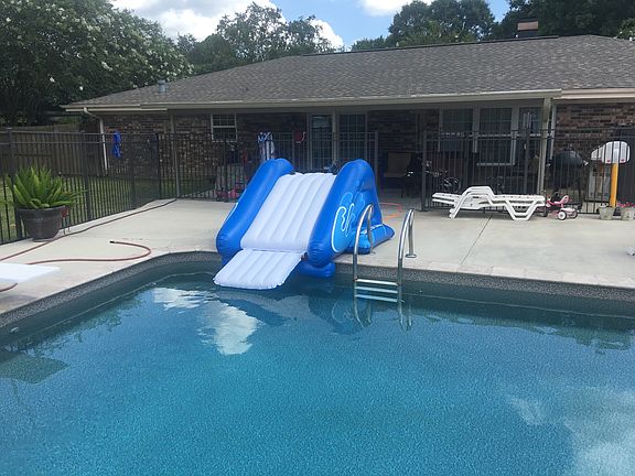 3rd image of 518 Comfort Ln