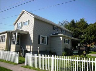 51 Mill St, Le Roy, NY 14482
