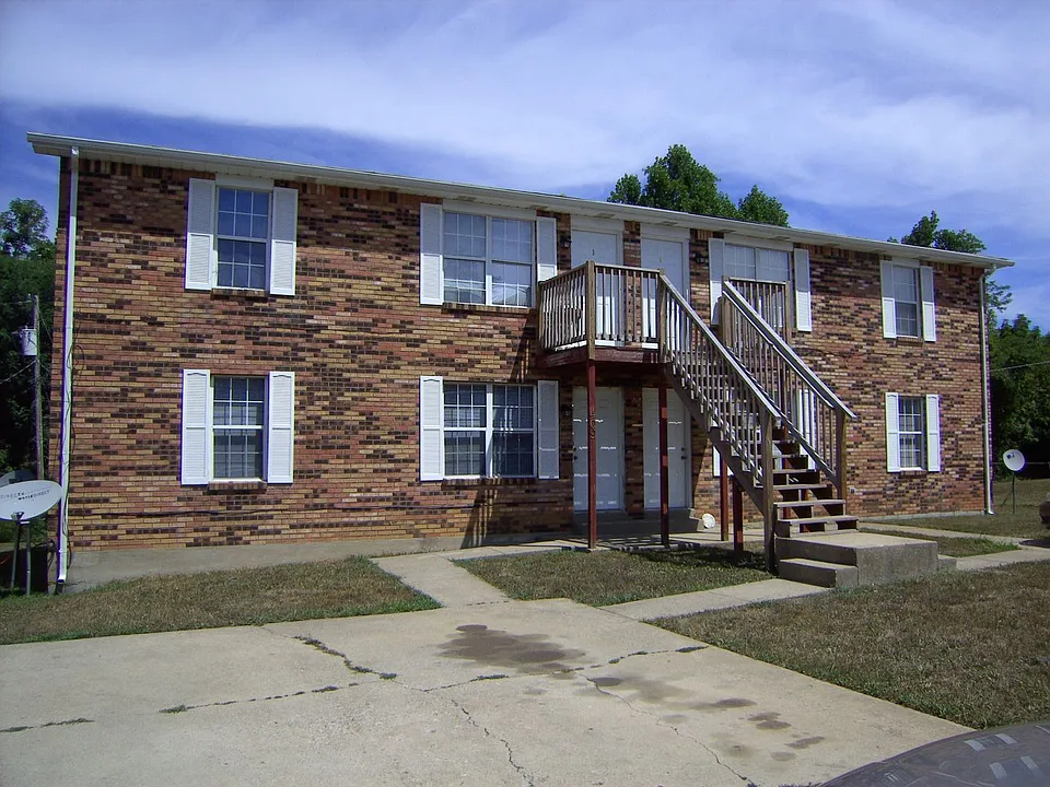 409 Shelby Ave #4