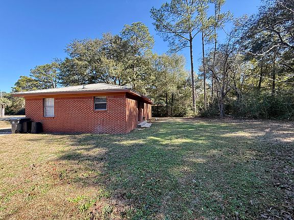 3rd image of 93 Windham Way