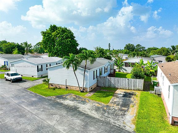 3rd image of 220 NE 12th Ave Lot 181