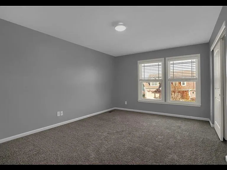 12964 Saxony Blvd — Photo 30