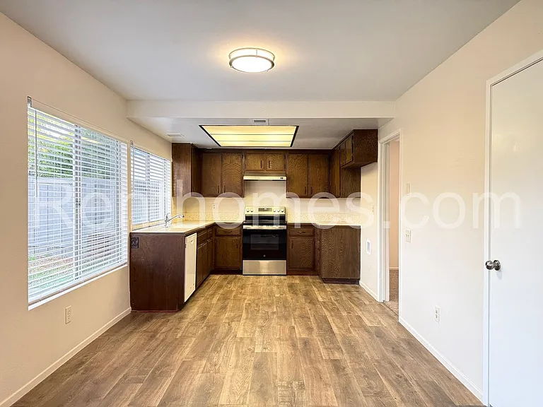 13322 Thunderhead St — Photo 5