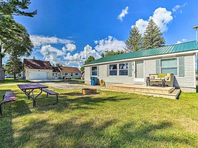100 Island Dr — Photo 3