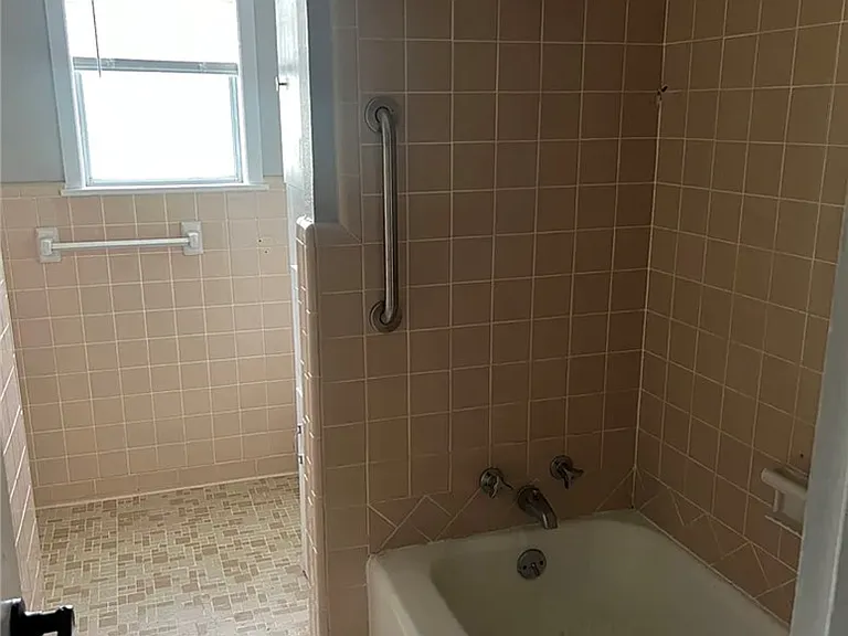 407 Fairway Dr — Photo 22