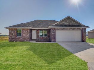 1708 S Landrum St, Mount Vernon, MO 65712