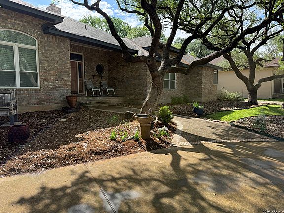 4th image of 8530 FAIRWAY GREEN DR