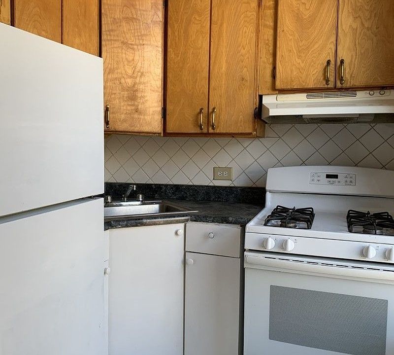 1st image of 83 Carroll St Floor 2