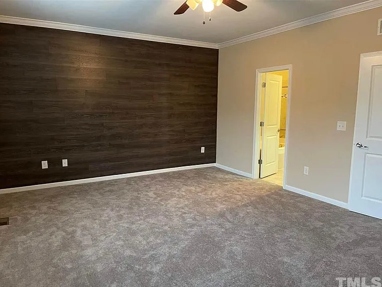 214 Kylemore Cir — Photo 10