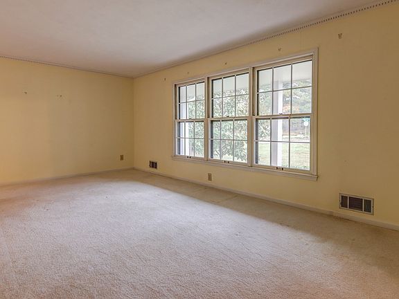 5th image of 511 Clubland Cir SE