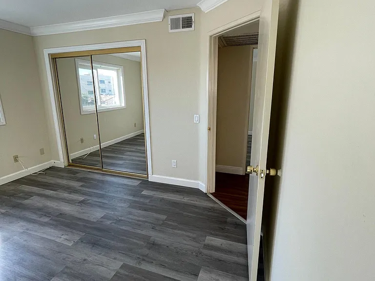 5251 Willowcrest Ave #5 — Photo 14