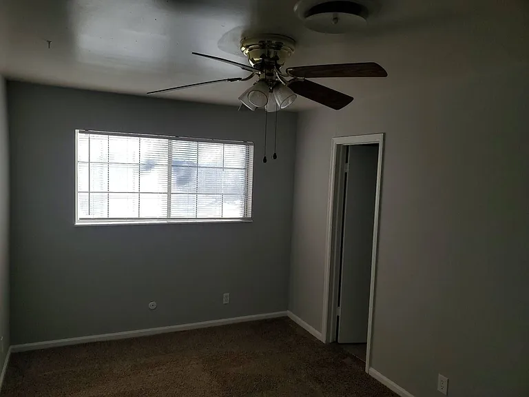 Stratford East Apartments — Photo 78
