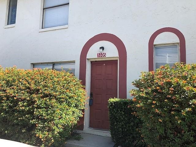 1st image of 1605 Little River Dr #3