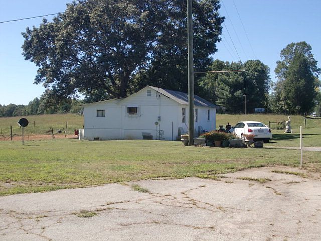 2nd image of 15572 Old Richmond Rd