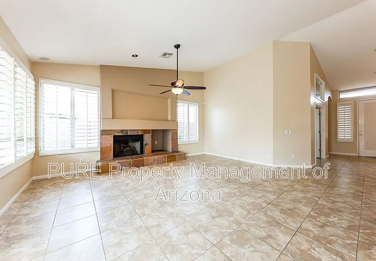 6427 E Marilyn Rd — Photo 3