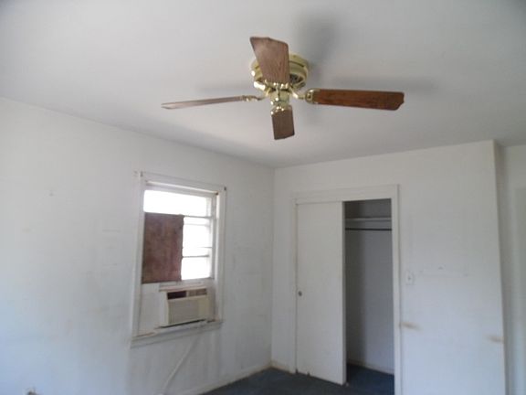3rd image of 502 S Long Ave