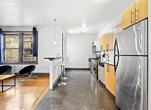 3rd image of 260 Harrison Ave #505