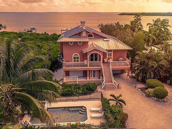 4th image of 15133 Captiva Dr