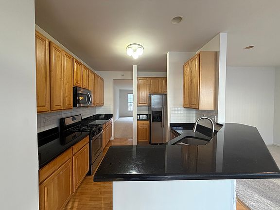 4th image of 1129 Georgetown Way