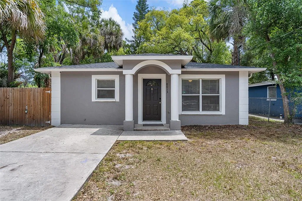 3 bed, 2.0 bath, 1200 sqft, $2,450 — Photo 1