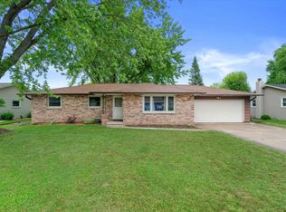 1504 Commanche Ave, Green Bay, WI 54313