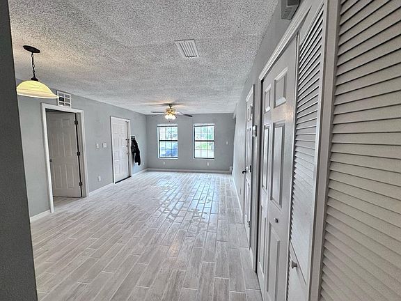 4th image of 446 Cottonwood Dr