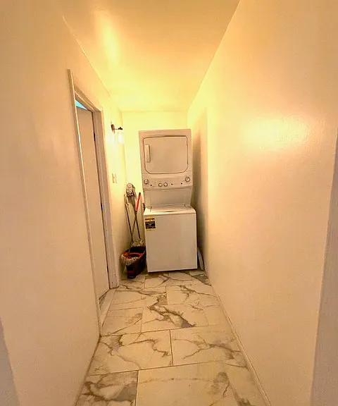 225 Carpenter St — Photo 27