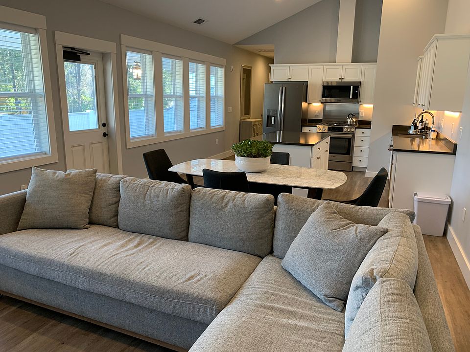 Living/Dining Rm, Kitchen/Island