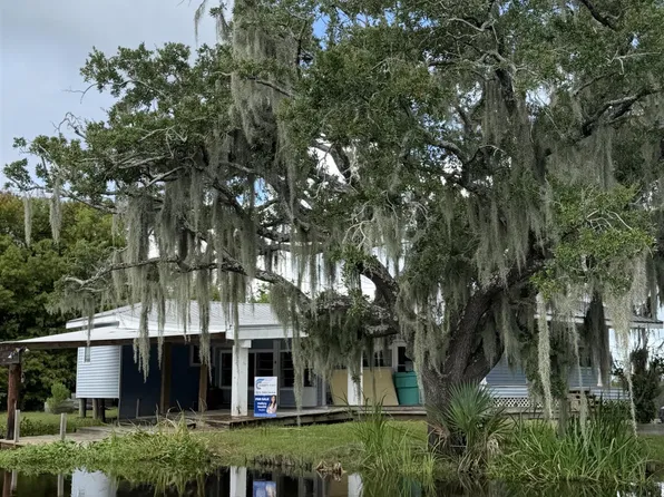32325 Highway Canal, Ponchatoula, LA 70454