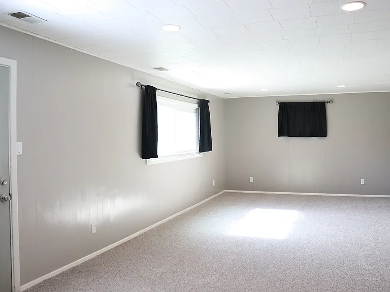 113 E Owens Ave — Photo 15