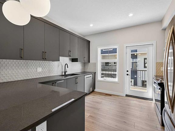 4th image of 155 N Mahogany Gdns SE