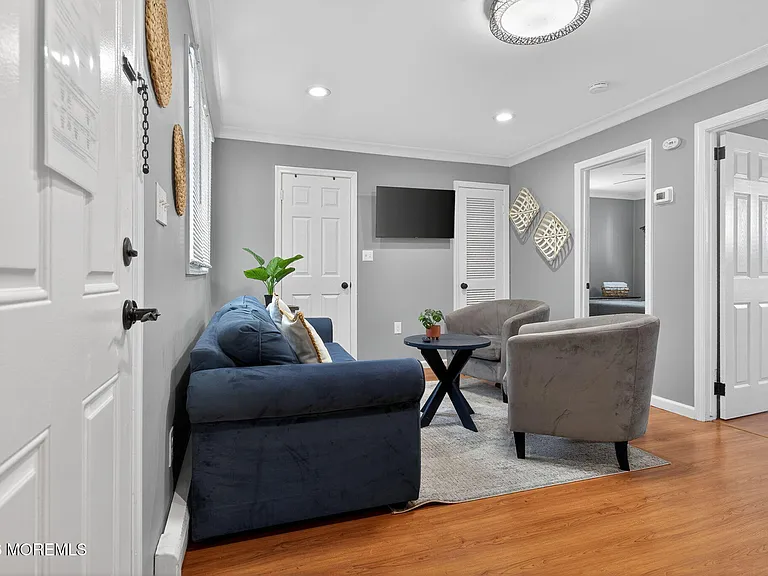 32 Franklin Ave — Photo 47