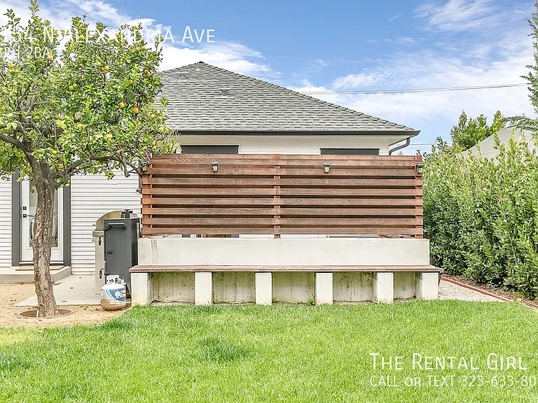 1154 N Alexandria Ave — Photo 35