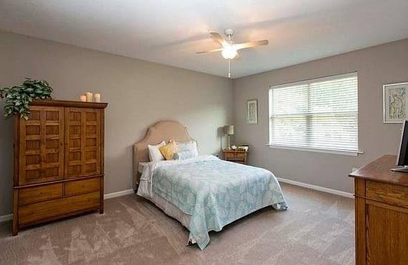 2nd image of 815 Village Dr
