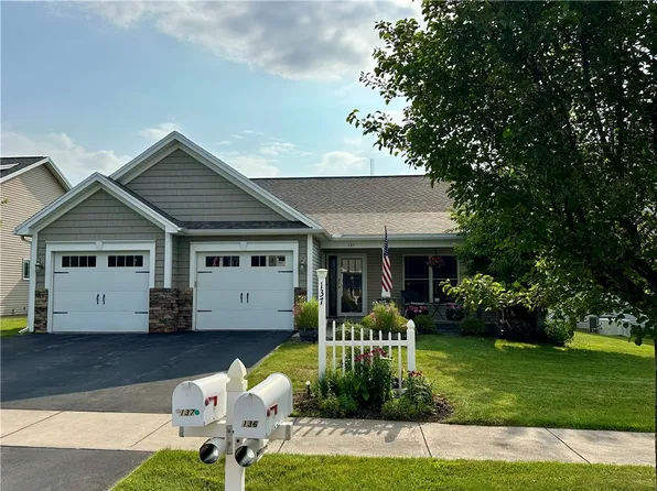 137 Anitas Ln, Brockport, NY 14420