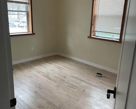 5th image of 7615 160th St APT 1
