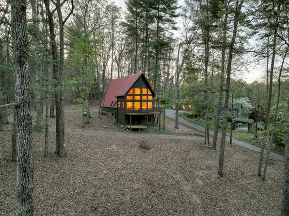 61 Woodstock Dr, Blue Ridge, GA 30513