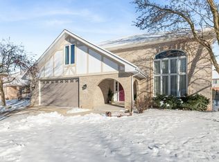 14825 Landings Ln, Oak Forest, IL
