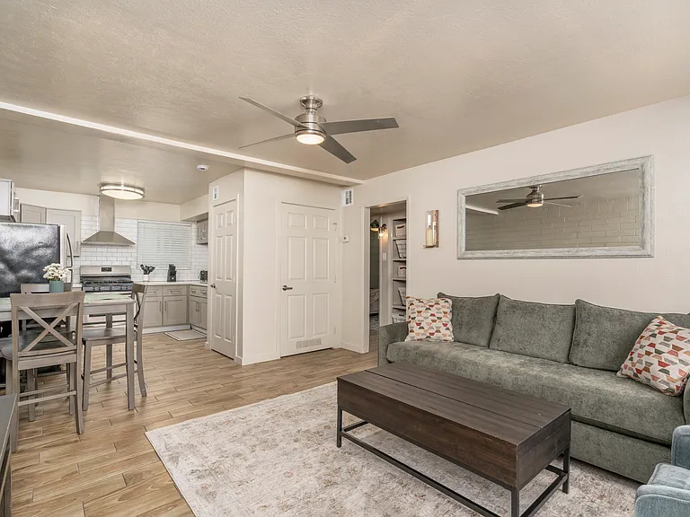 402 W Earll Dr #1 — Photo 1
