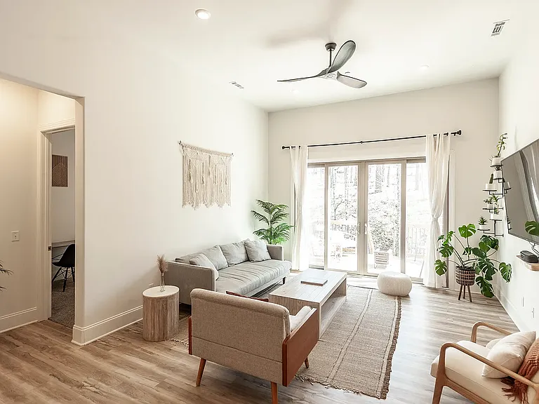 1074 Bear Branch Cir — Photo 4