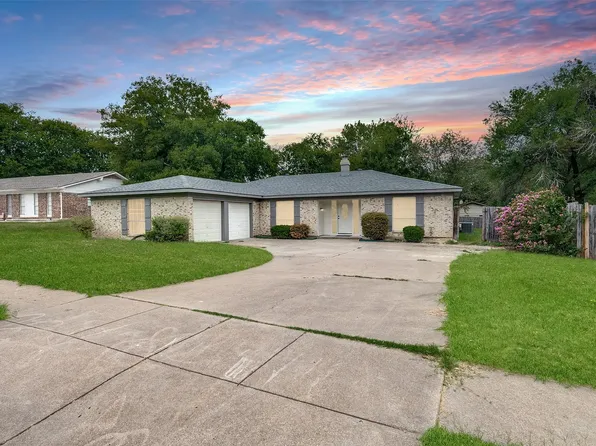 9704 Leland Ln, Benbrook, TX 76126