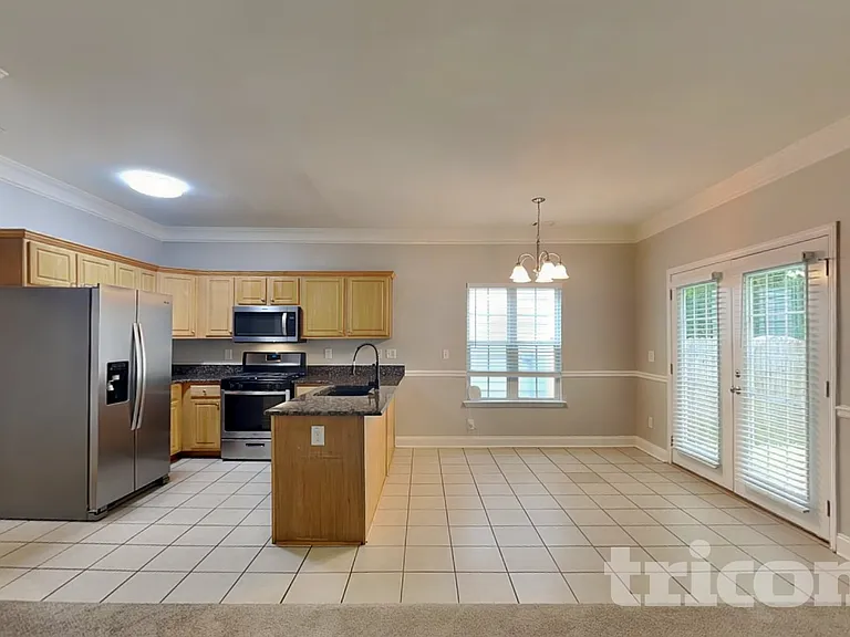 204 Cole Ct — Photo 4