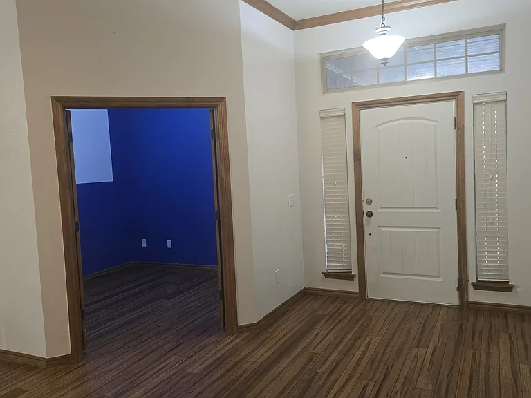 12217 Fox Hill Way — Photo 3