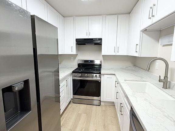 5th image of 151 Francis Cir
