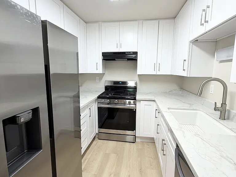 151 Francis Cir — Photo 5