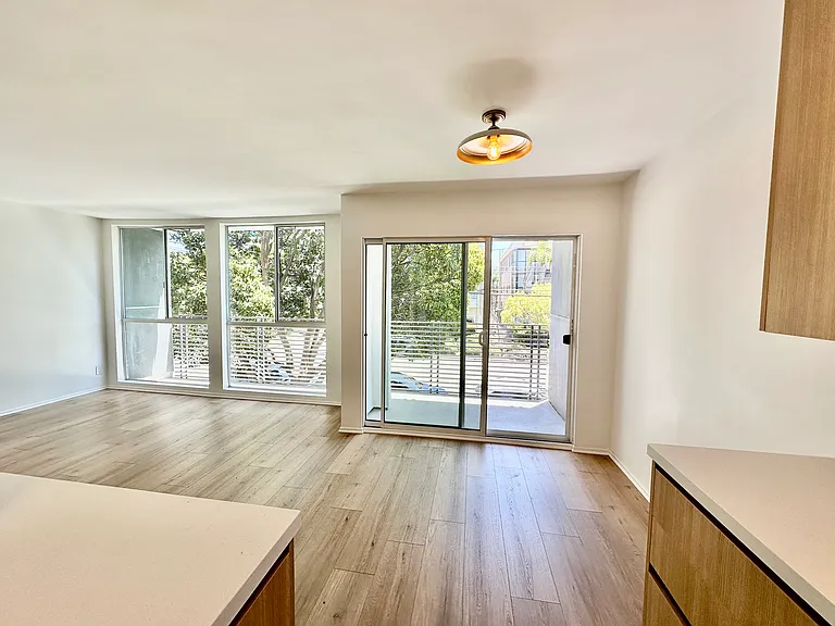 1311 California Ave #201 — Photo 8