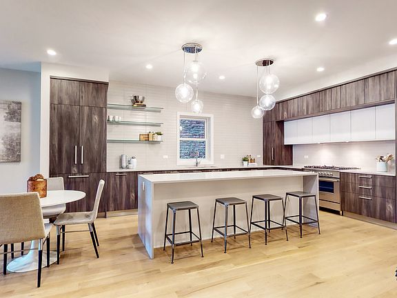 4th image of 1211-13 W Belmont Ave #1W
